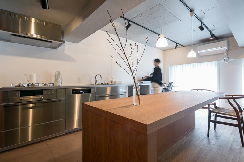 こだわりのステンレスキッチン