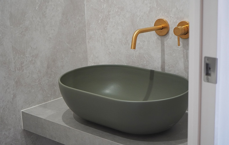 洗面ボウル《Tエッジオーバル》、水栓《スティック 混合水栓》