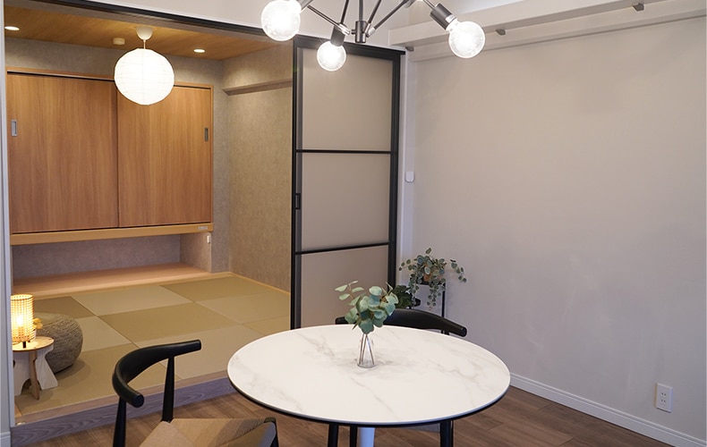 リビングに隣接する和室