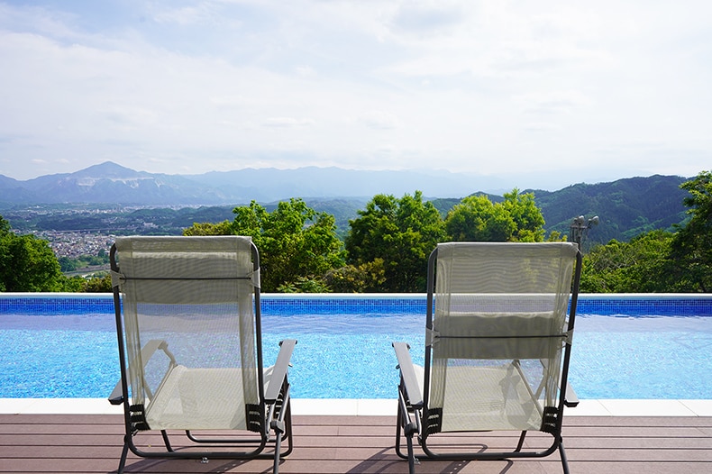 絶景を望むプール