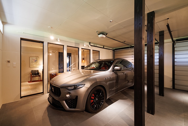 ガレージの床タイル