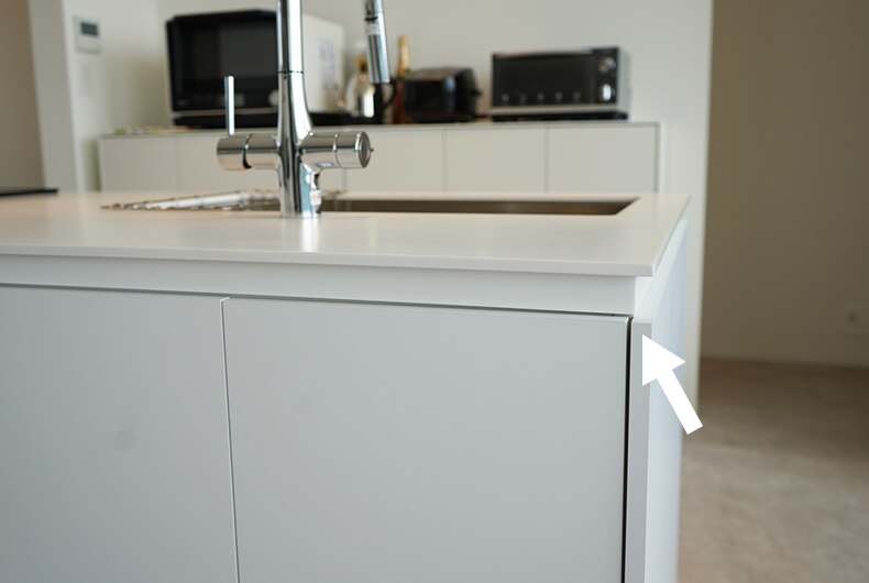 キッチンの天板下