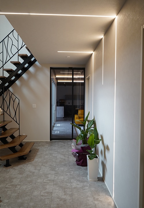 ライン照明がより一層美しく映える