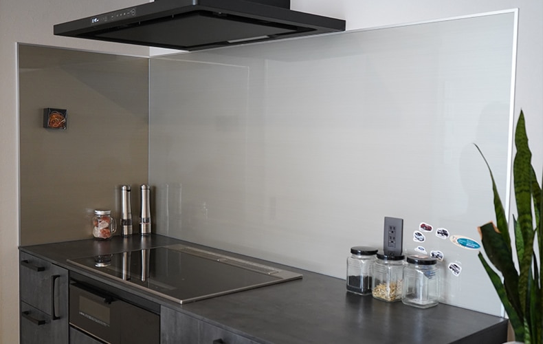 マグネットが取り付けられる不燃マグボード