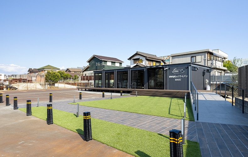 施設の外観写真