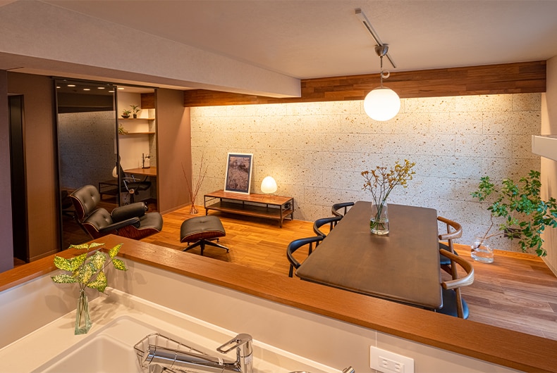 壁に「大谷石」という石材を採用した施工事例