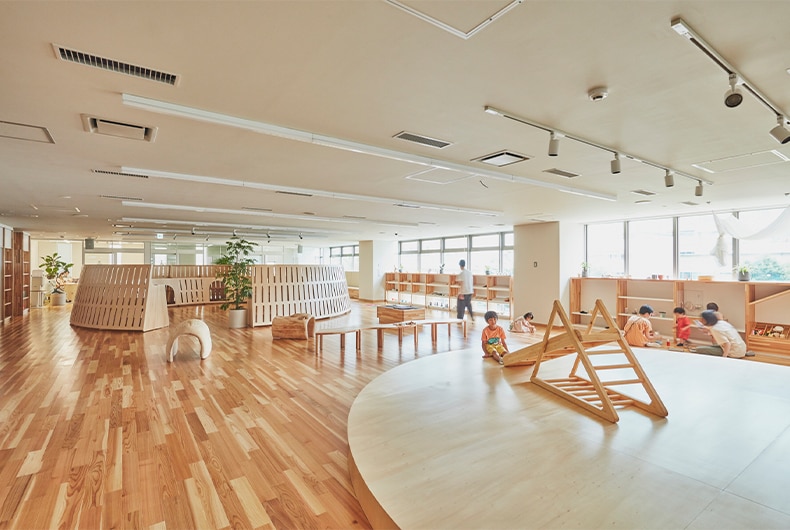 空間設計部で手掛けた子育て支援施設の例(写真:尾原深水様)