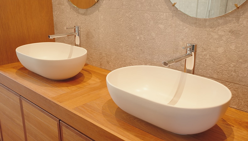 使い勝手の良いダブル洗面《Tエッジ オーバル》