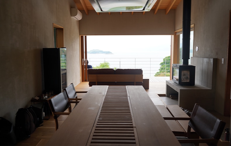 目の前には瀬戸内海が広がる